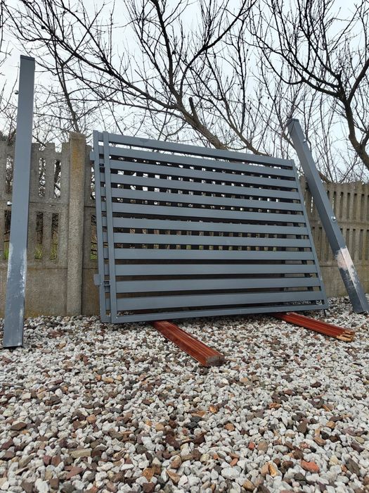 Sprzedam Bramę 4m + słupki