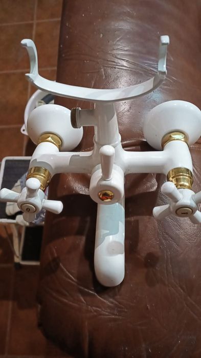 Misturadora banheira material mais ao menos da minha idade