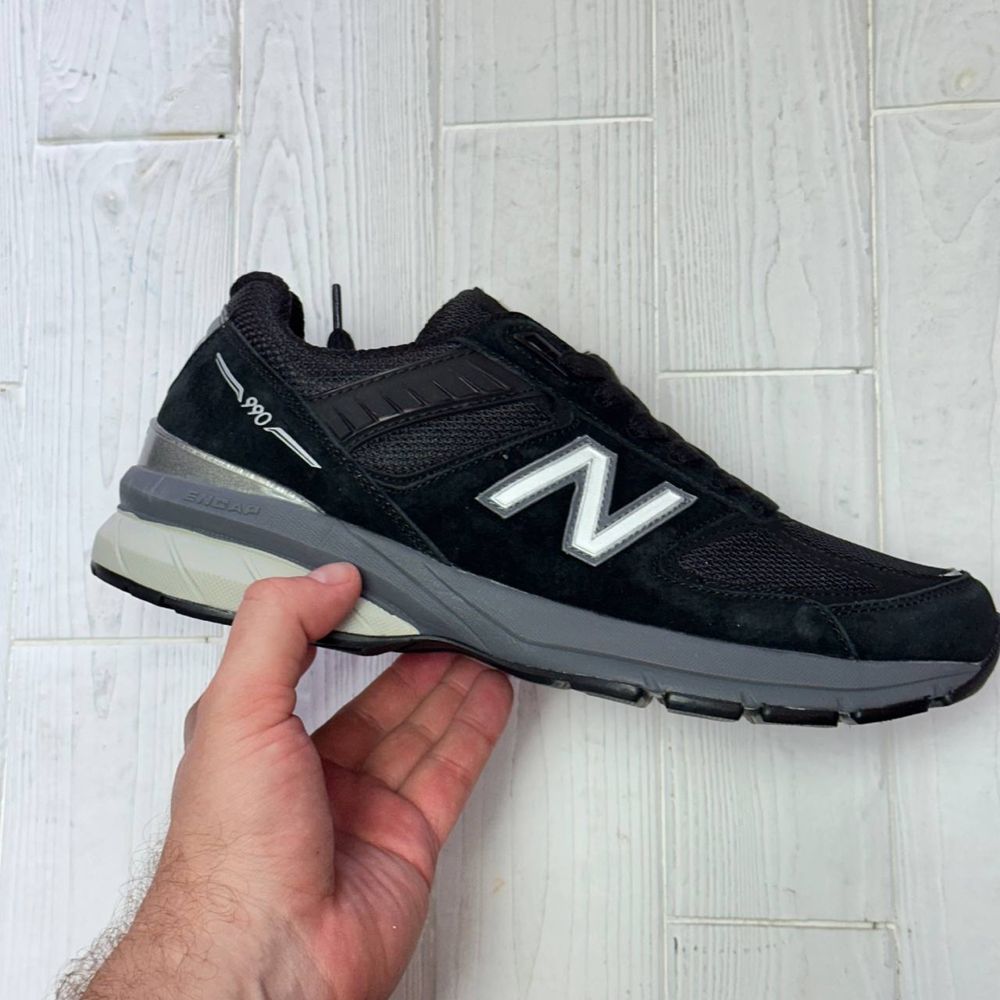 Чоловічі кросівки new balance 990v5
