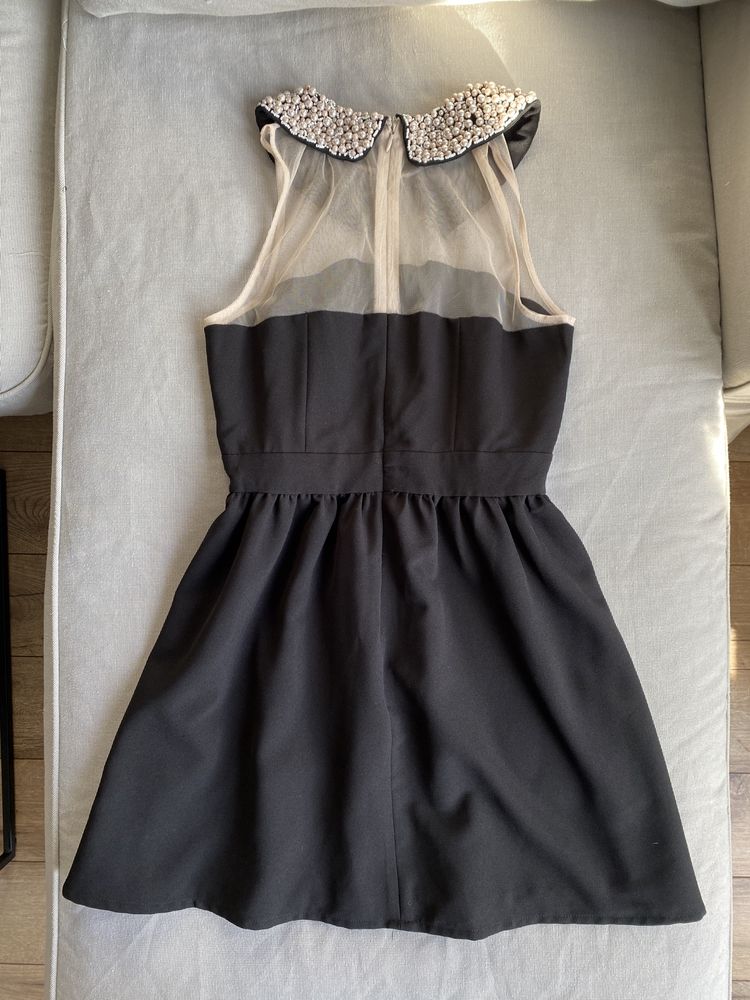 czarna sukienka koktajlowa