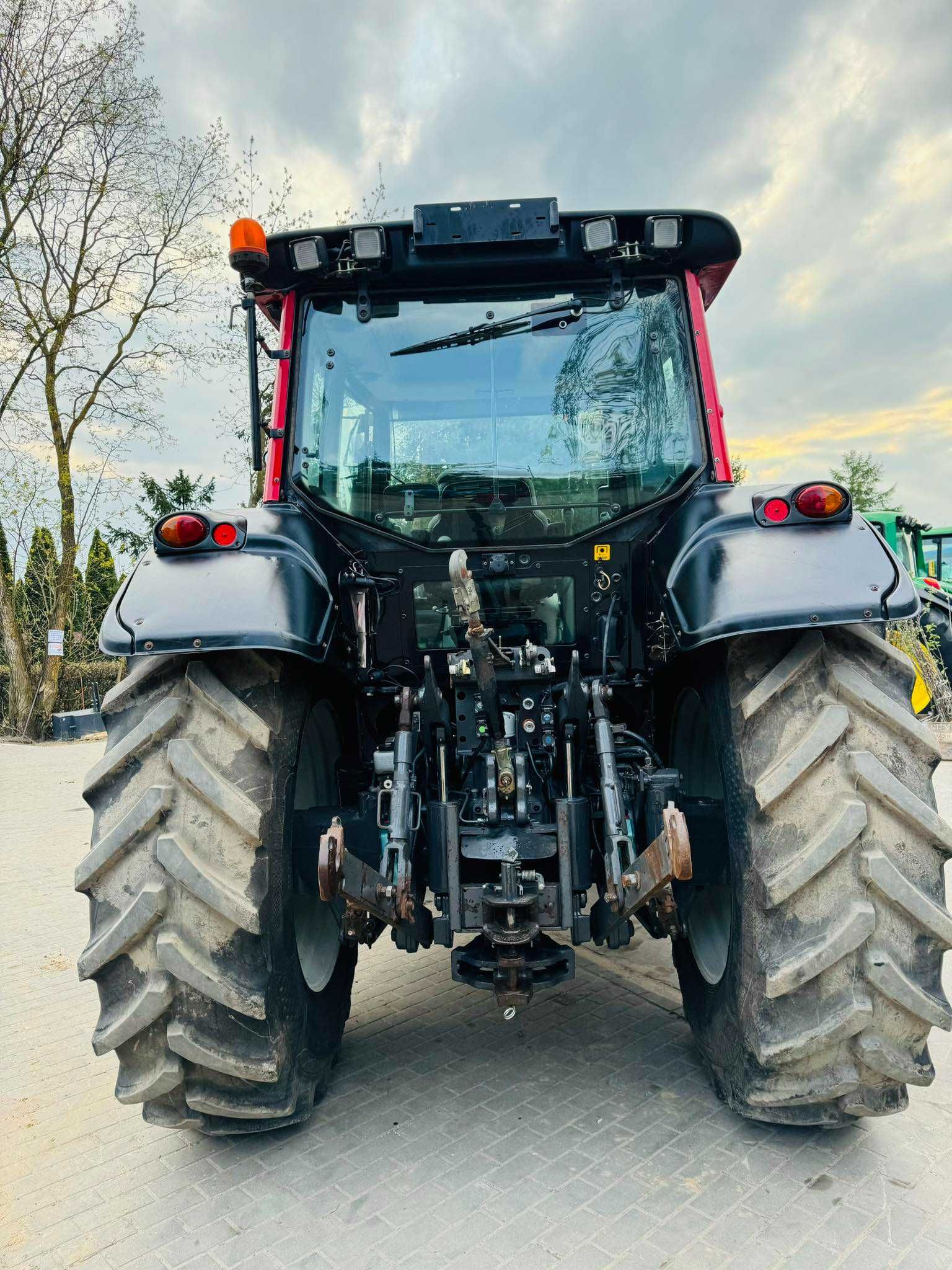 Valtra T173 HiTech z turem STOLL 50.1 FZ ProfiLine, pneumatyka!  T163