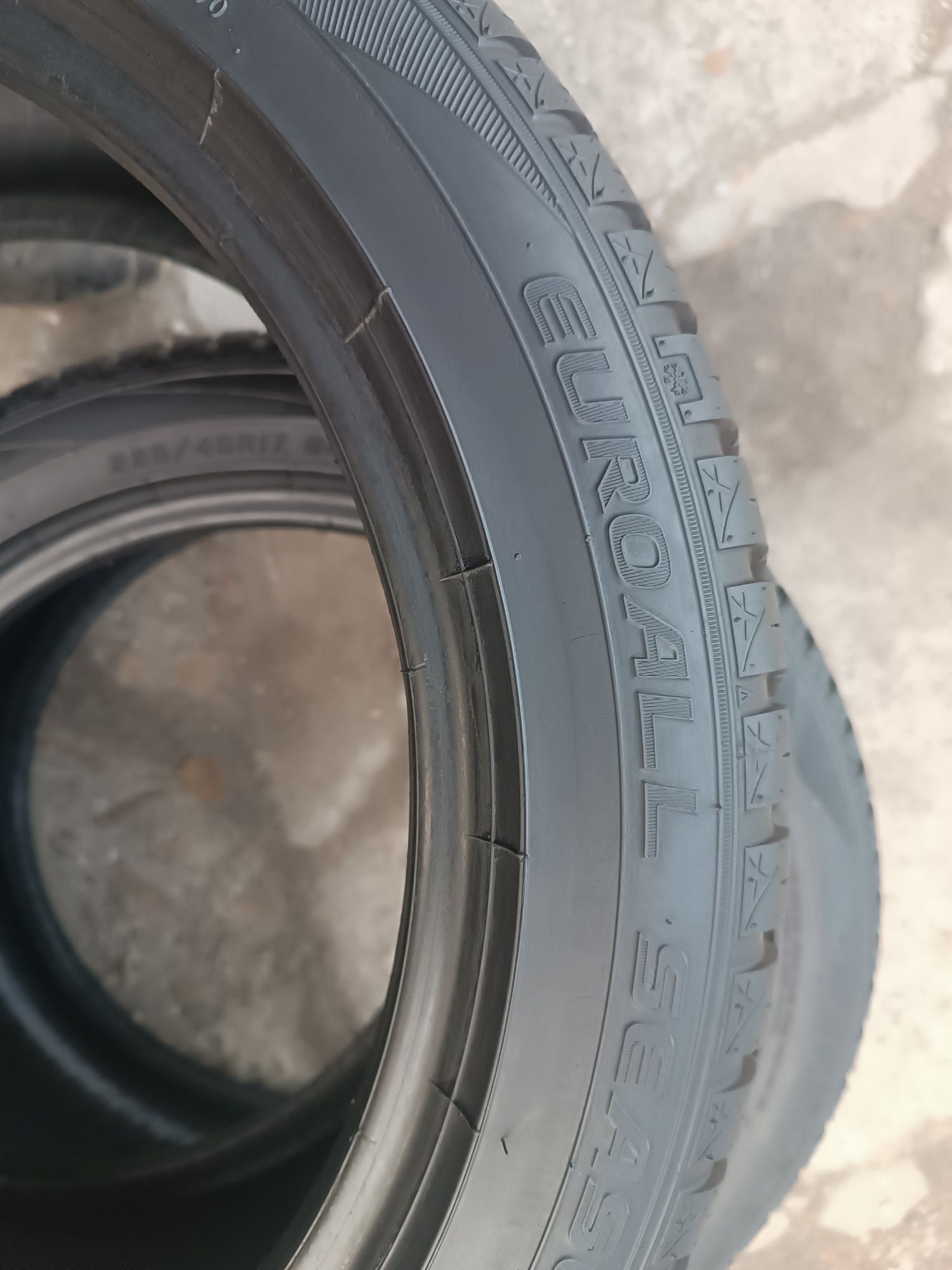 Sprzedam bardzo ładne Opony Falken 225/45 r17