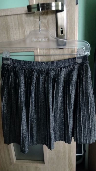 Spódnica dziewczęca Pepperts gumka czarna srebrna nitka plisowana 158
