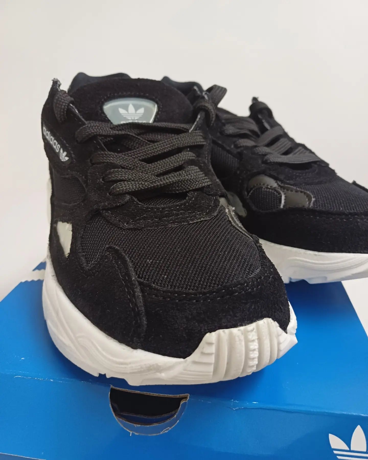 Sapatilhas Adidas Falcon 38