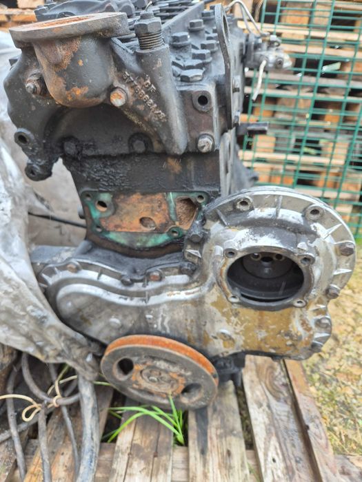 Silnik  Perkins 4 cylindry