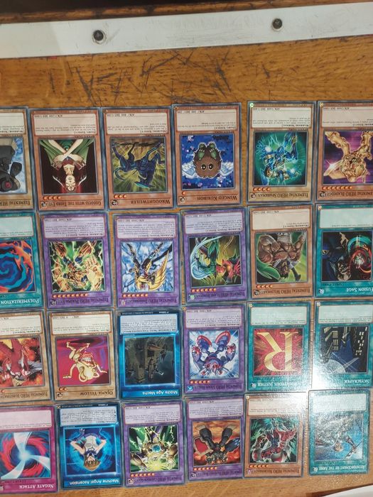 Cartas Yu-Gi-oh! Novas variadas