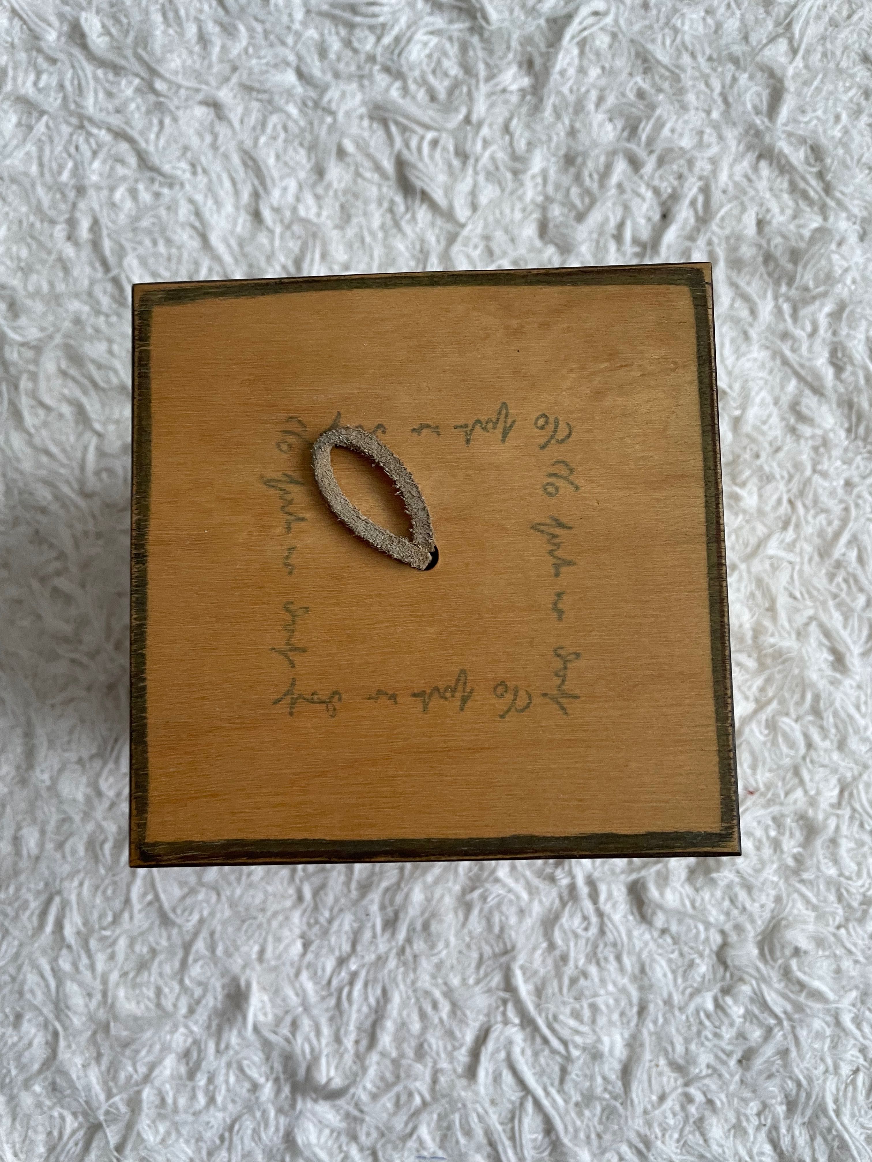 Pudełko na biżuterię szpargały, drewniane. Maki.