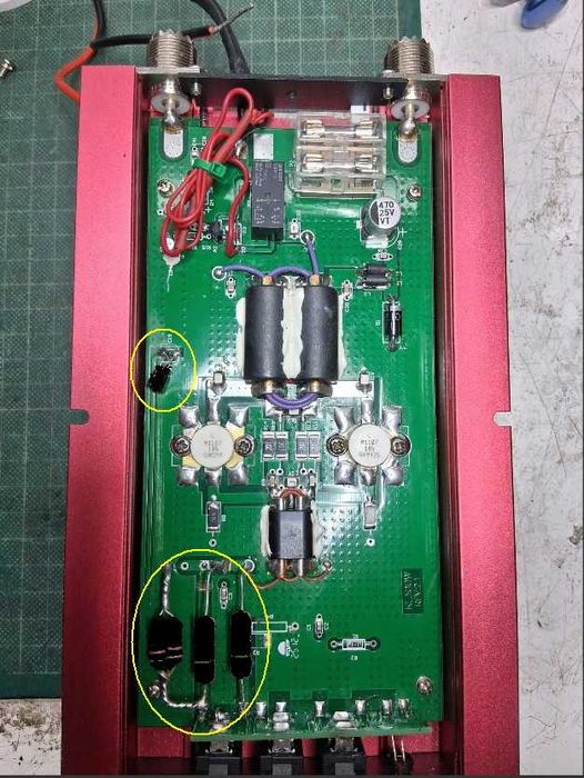 Amplificador linear BJ300 (10 e 11 metros)