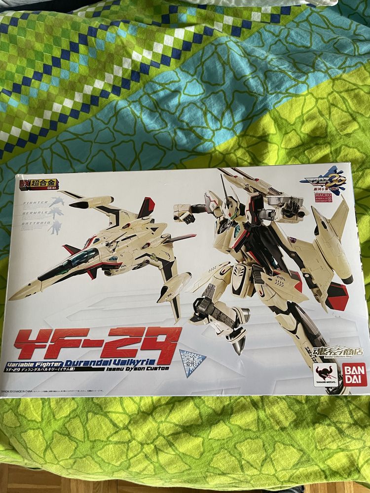 Japoński Transformers Bandai YF-29 Durandai Valkyrie Isamu Dyson Custo