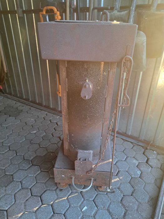 Piec typu koza do garażu, na budowe