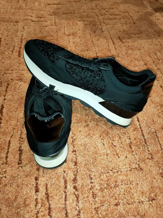 Кросівки ZARA basic collection r39