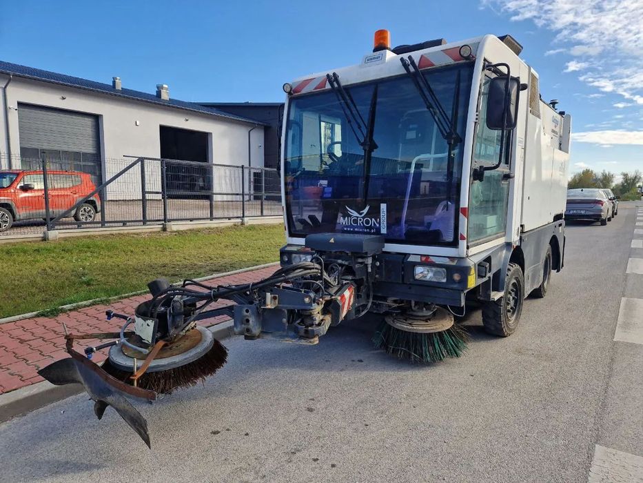 Schmidt Cleango 400  Zamiatarka samojezdna/2010R/Euro5/Mercedes