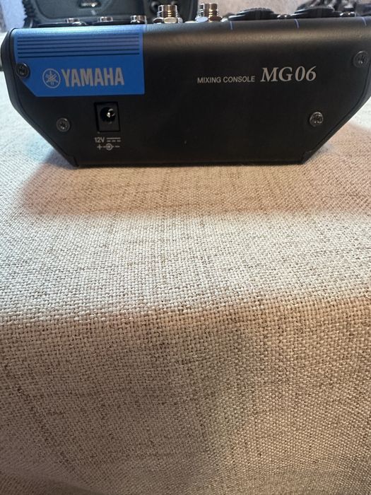 Новий мікшер Yamaha MG06 (з зарядкою, без коробки)