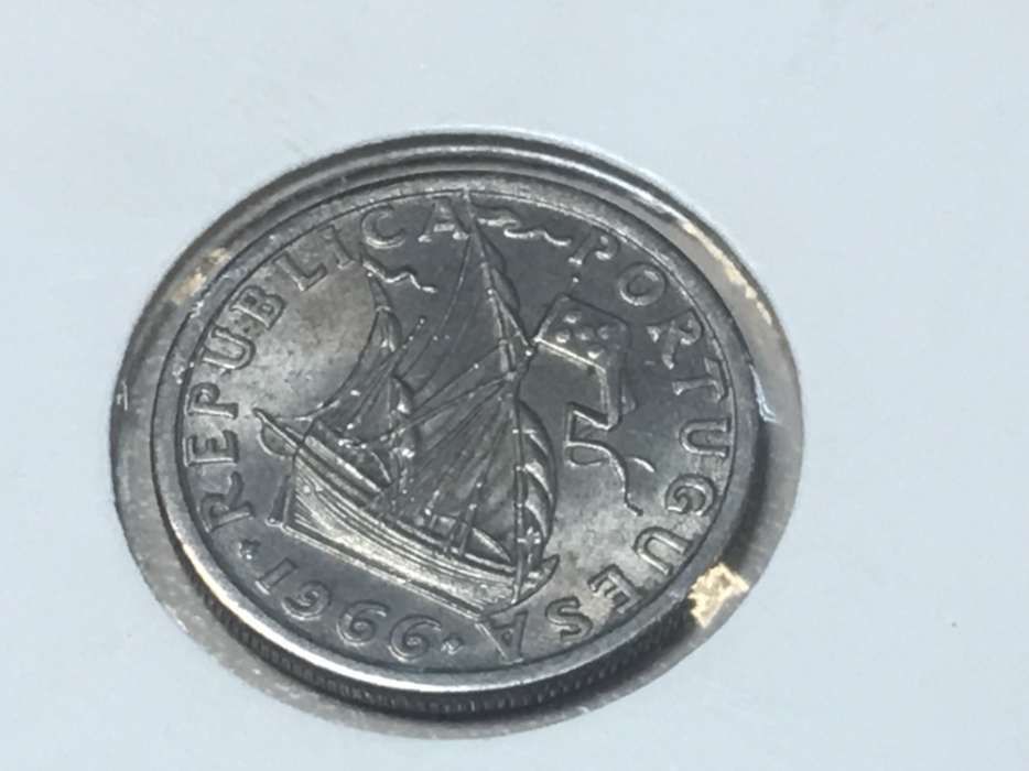 Moeda Republica 2$50 1966 *Rara neste estado (#2)
