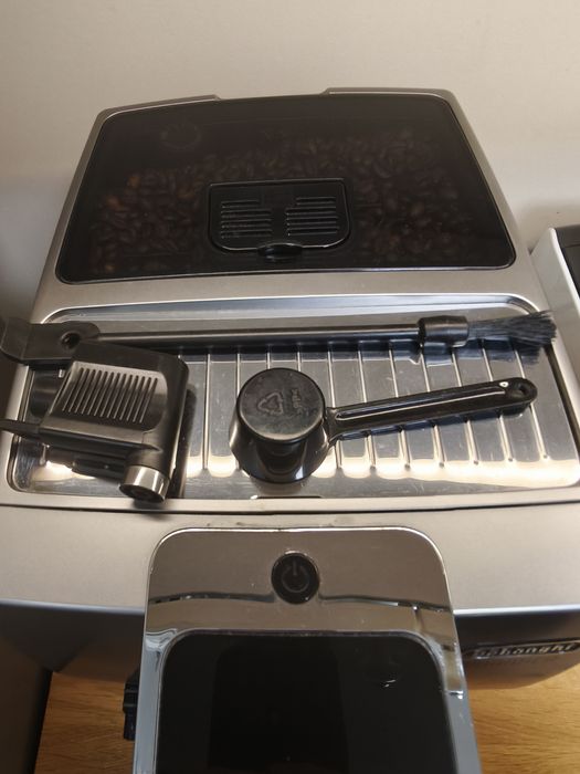 Ekspres do kawy DeLonghi Dinamica