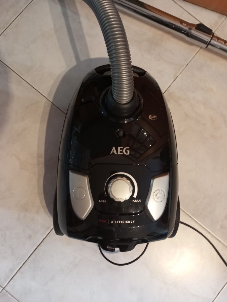 Aspirador com fio 1400w