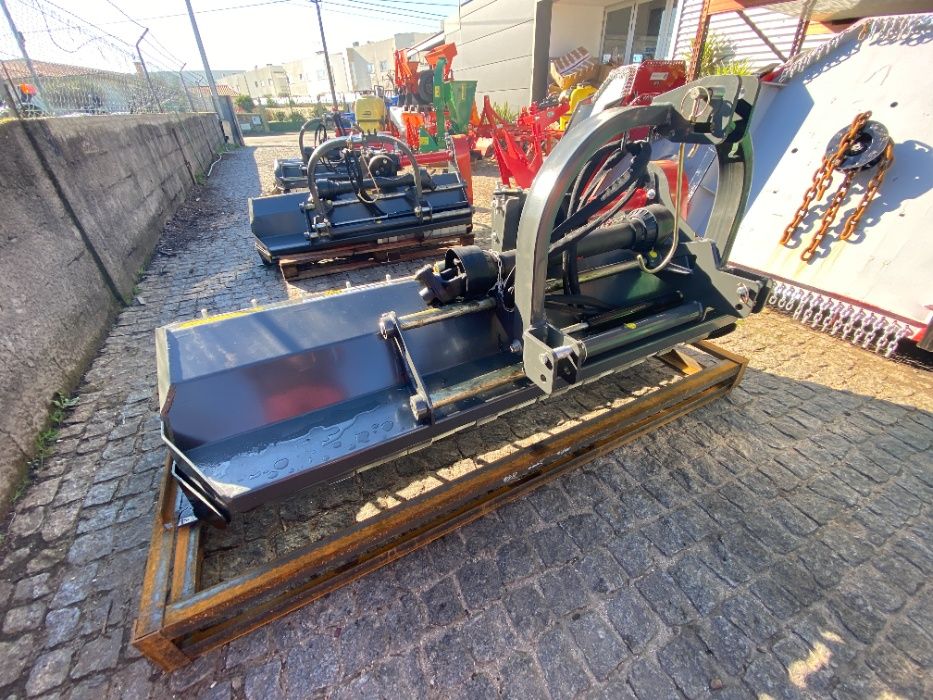 triturador de martelos 1,80 mts hidraulico reforçado martelo 1,3 kg