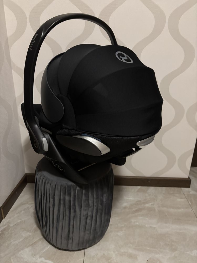 Автокрісло Cybex Cloud Z Deep Black ідеальний стан