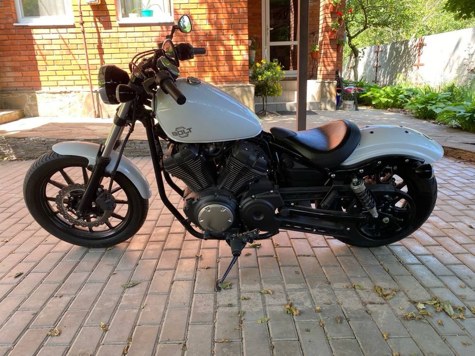 Yamaha Bolt XV950R Официал состояние Новый 6500км