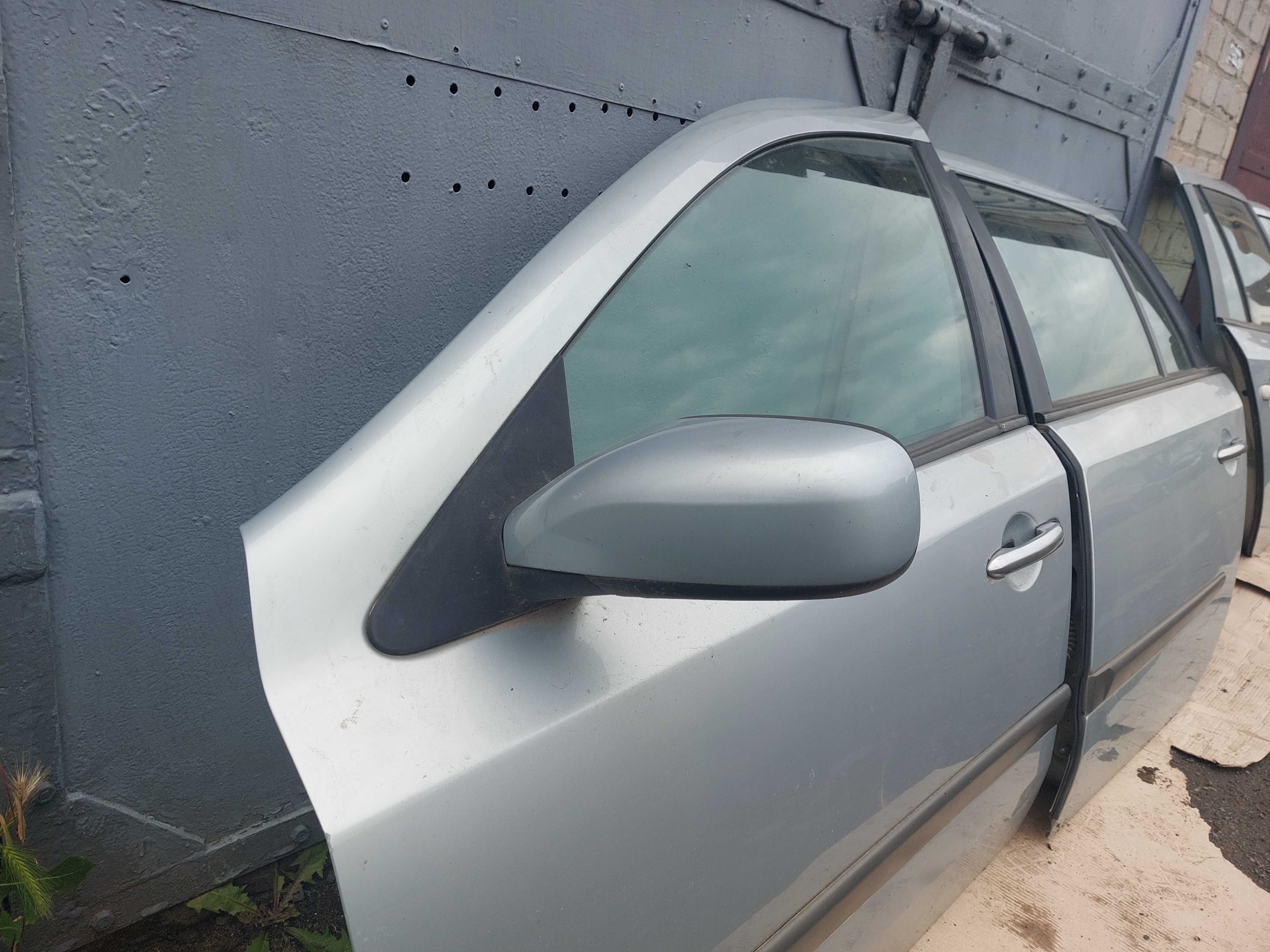 Двері на Renault Laguna 2 універсал Рено Лагуна 2