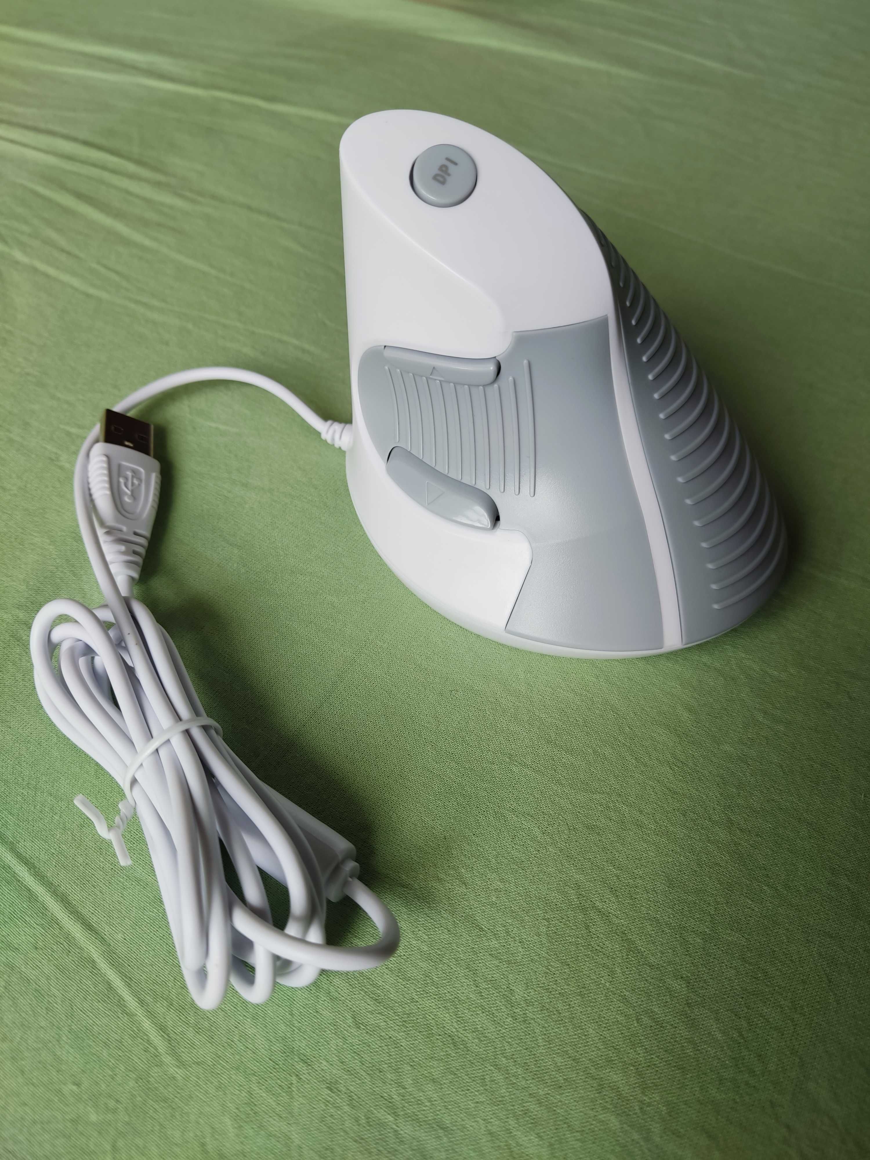 Эргономичная вертикальная мышь Vertical Mouse Delux M618BU тихий клик