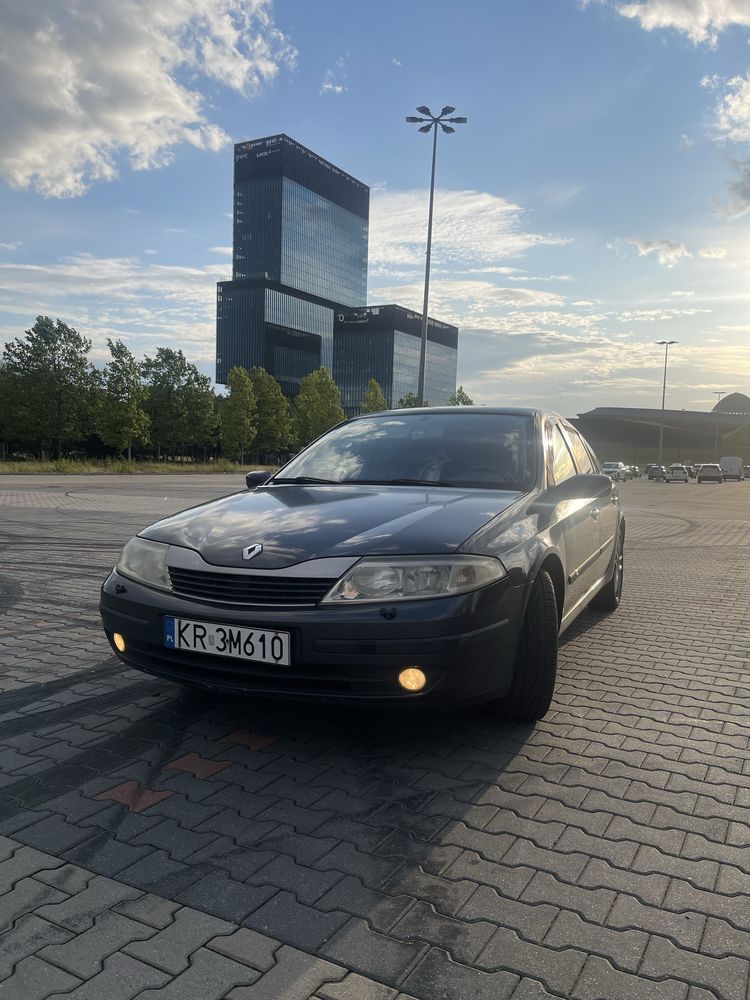 Reno Laguna II, 2,0 turbo, 2003 rok potrzebuje wkładu finansowego.