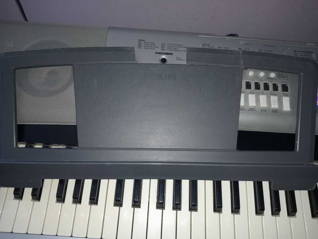 Keyboard Yamaha DGX 530
