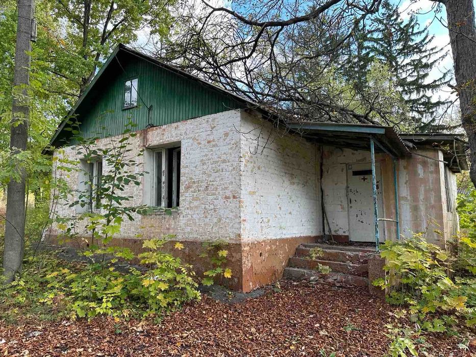 Продам бывший детский лагерь в центре пгт. Высокий