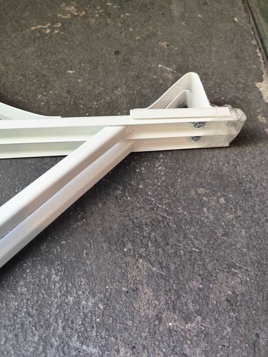 Zawiesia naczynia wzbiorczego  do 40 cm średnicy solidne,cena za 2 szt