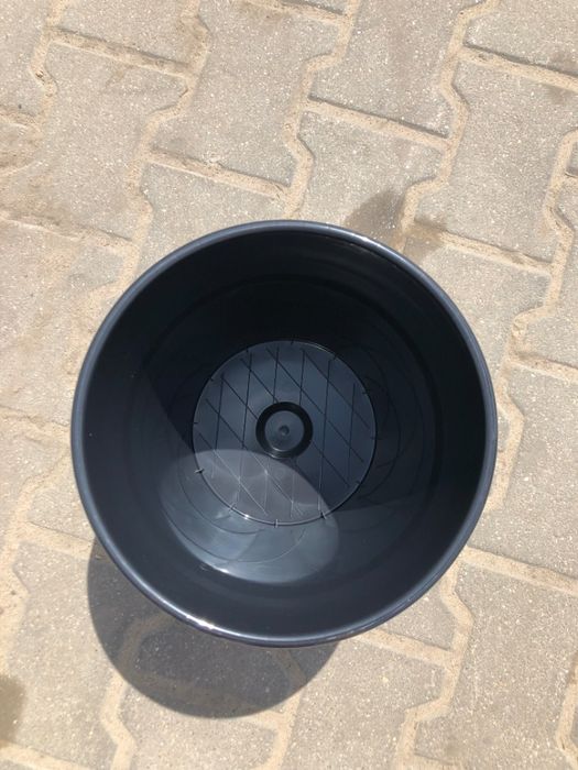 wiadro plastikowe doniczka pojemnik