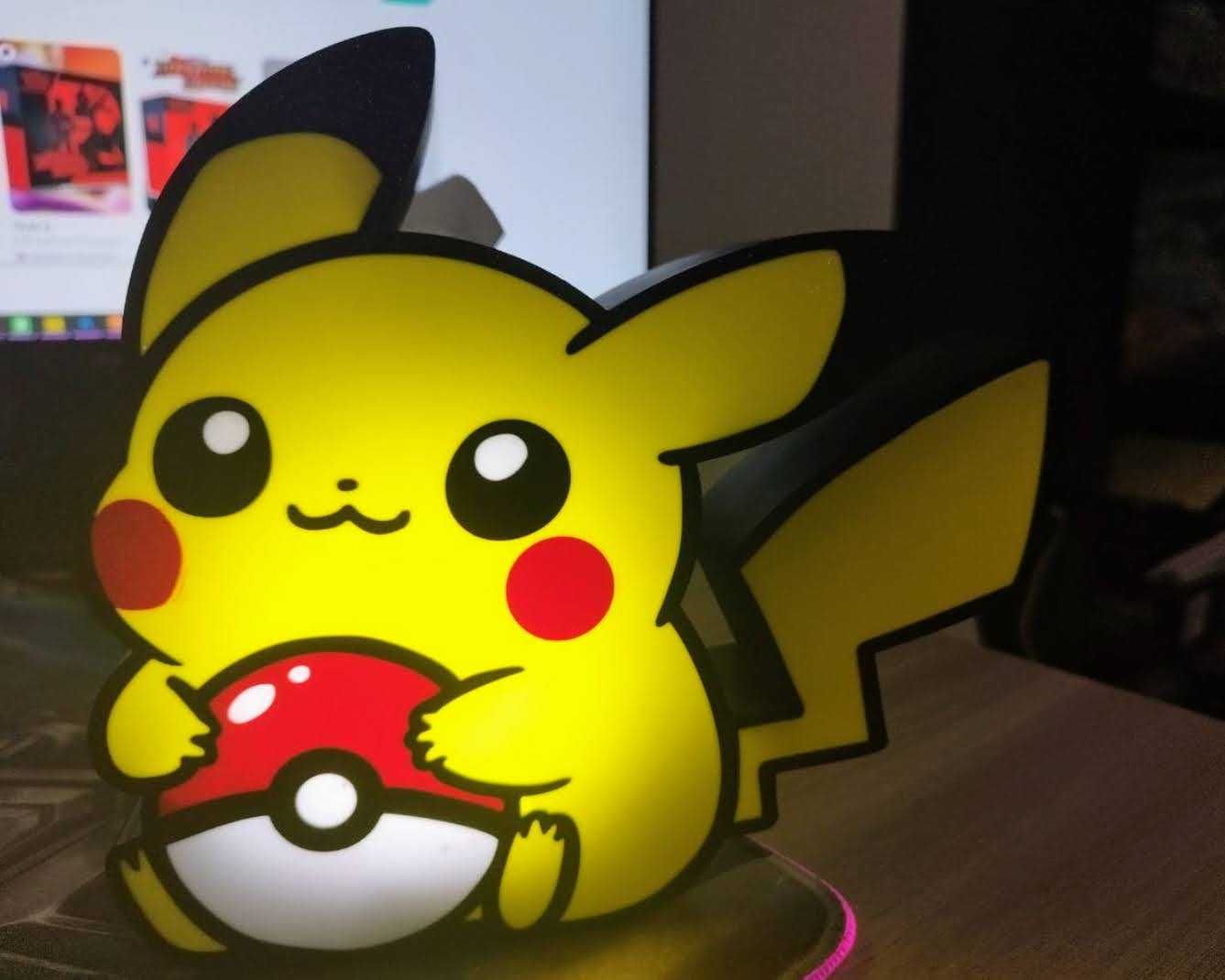 Candeeiro Pikachu com LEDs, Tomada e USB