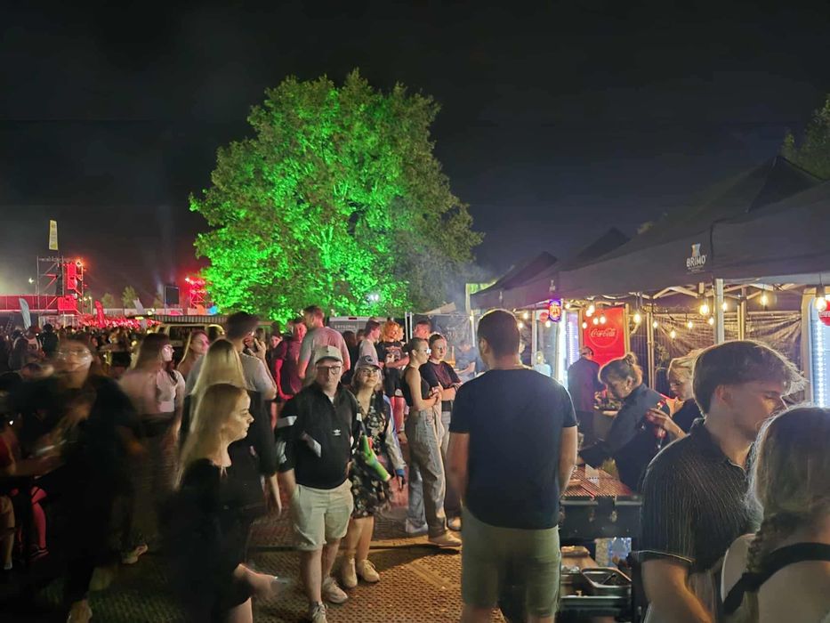 Obaluga imprez firmowych grill food truck piwo eventy koncerty masowe