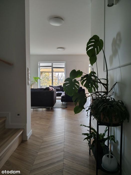 Bliźniak 135 m² z garażem – blisko plaży, gotowy do zamieszkania!