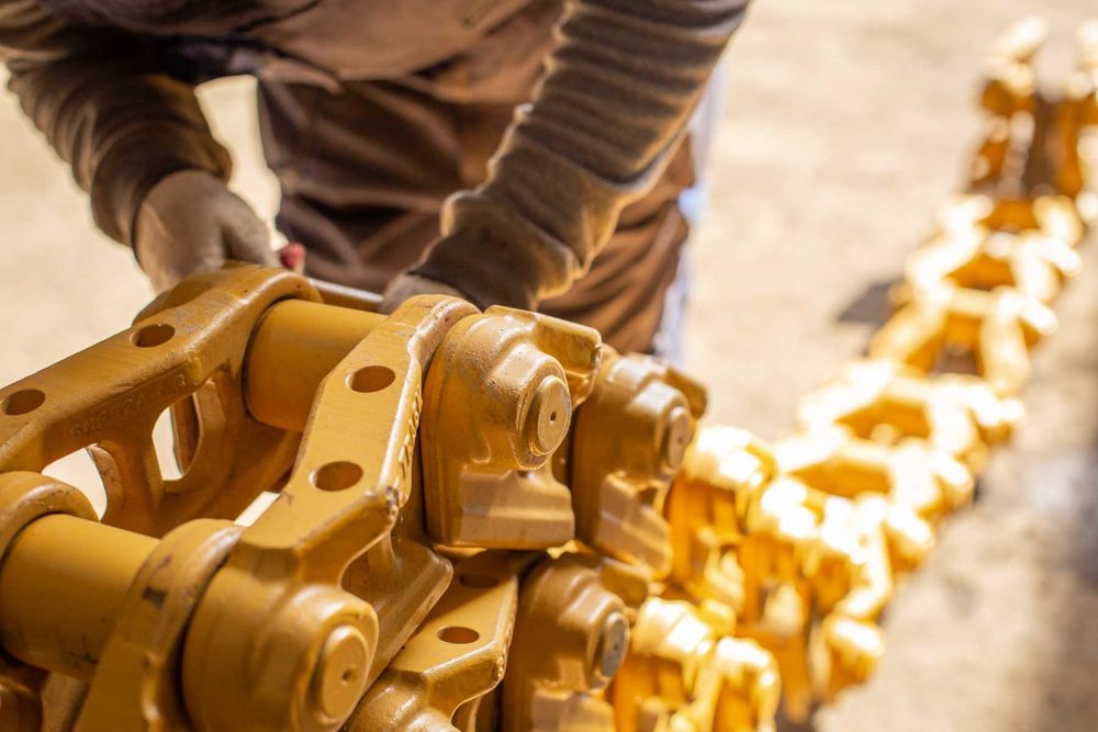 CAT D4 D5 D6 Podwozie łańcuchy koła zębate śruba nakrętka