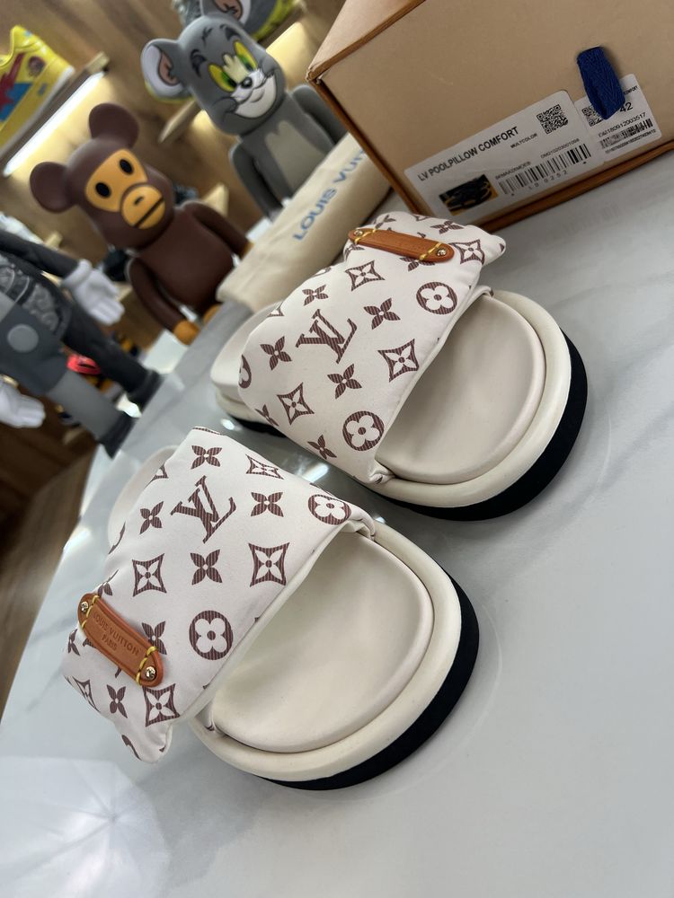 Тапочки Louis Vuitton LV Beige Monogram logo