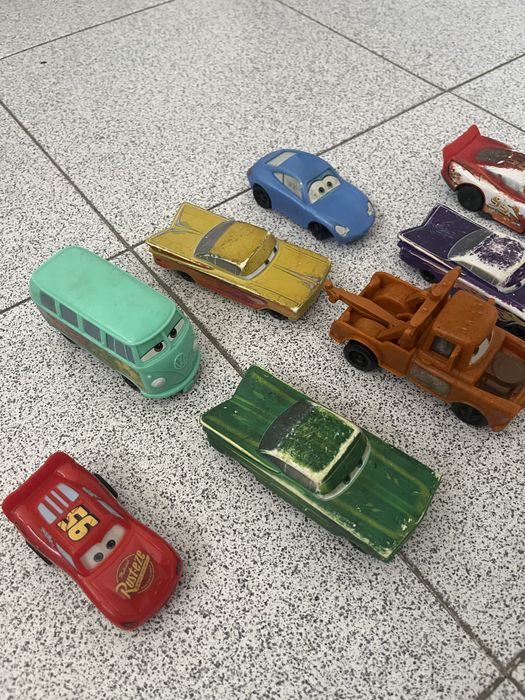 8 Carros da coleção McQuen