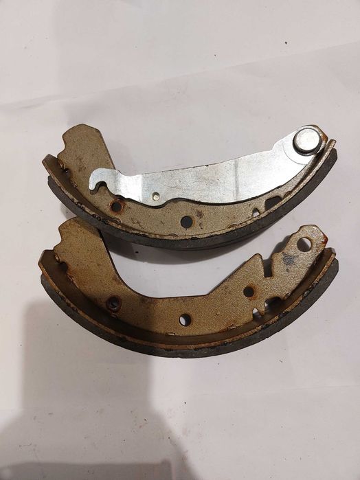 Тормозні колодки задні ліві Opel Ascona Vectra Kadett 200*46 Італія