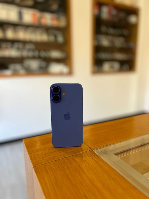 iPhone 16 128GB Blue