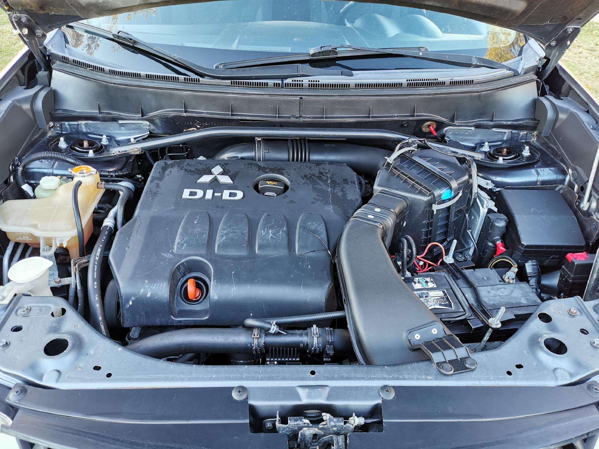 Mitsubishi Outlander XL для ЗСУ