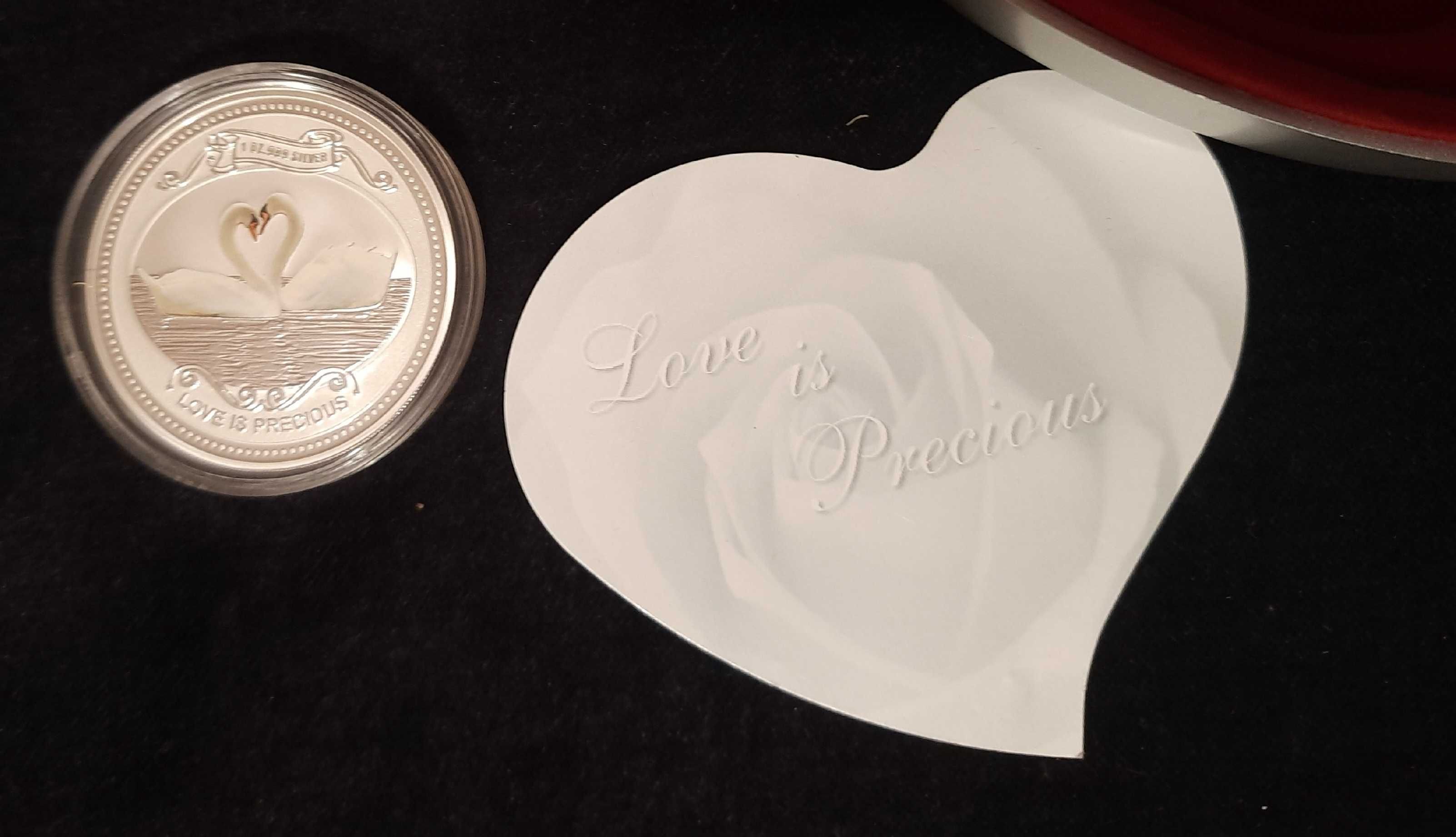 Love is Precious колекційна срібна монета 2$