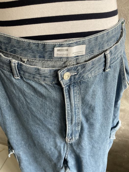 Damskie bojówki jeansowe  Bershka rozmiar 40