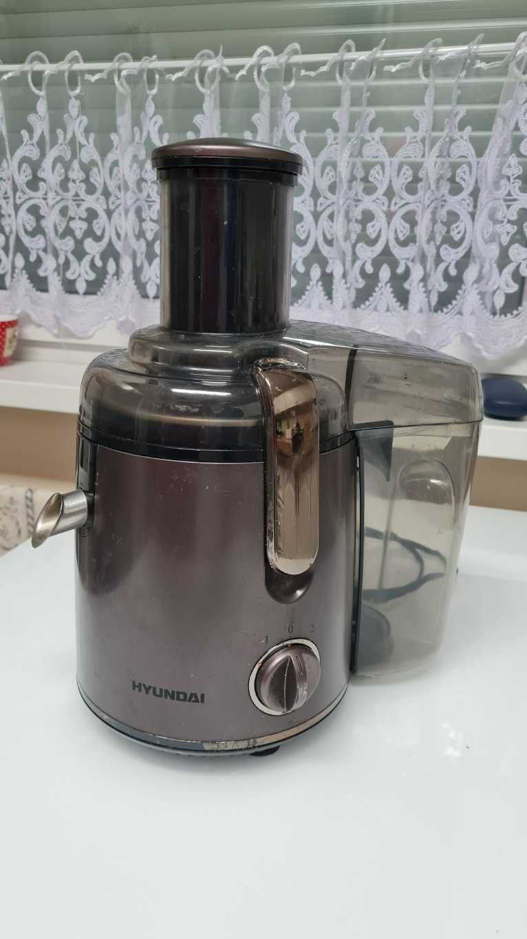 Sprzedam Sokowirówka Hundai JE702P o mocy 700W stan bardzo dobry