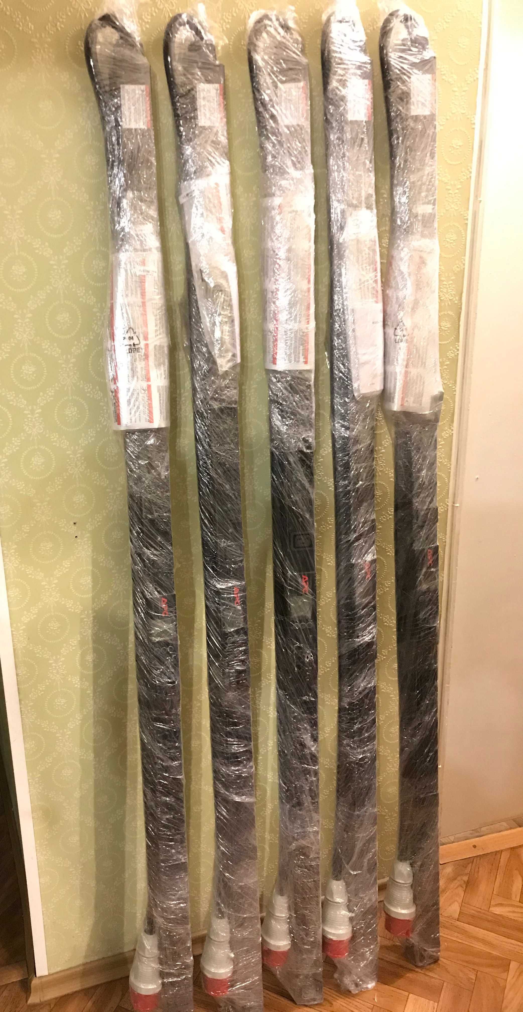 Керований 3ф розподільник живлення Rack PDU APC AP8981