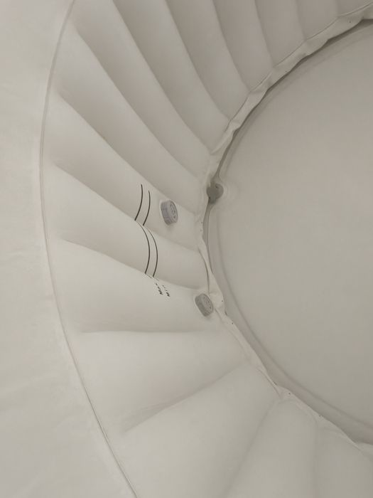 Dmuchane Jacuzzi Avenil z hydromasażem