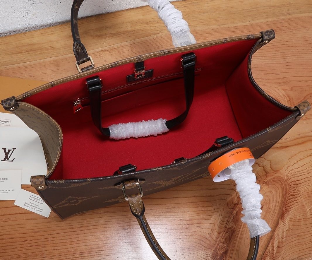 Louis Vuitton Pochette OnTheGo MM nova