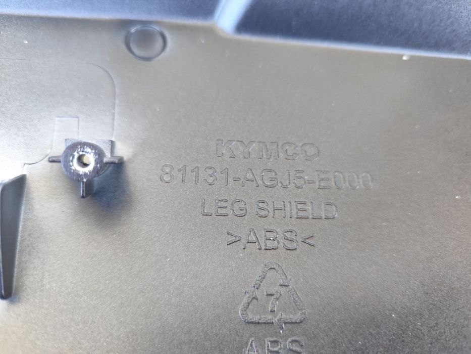 Osłona nóg owiewka boczna Kymco CV3 550