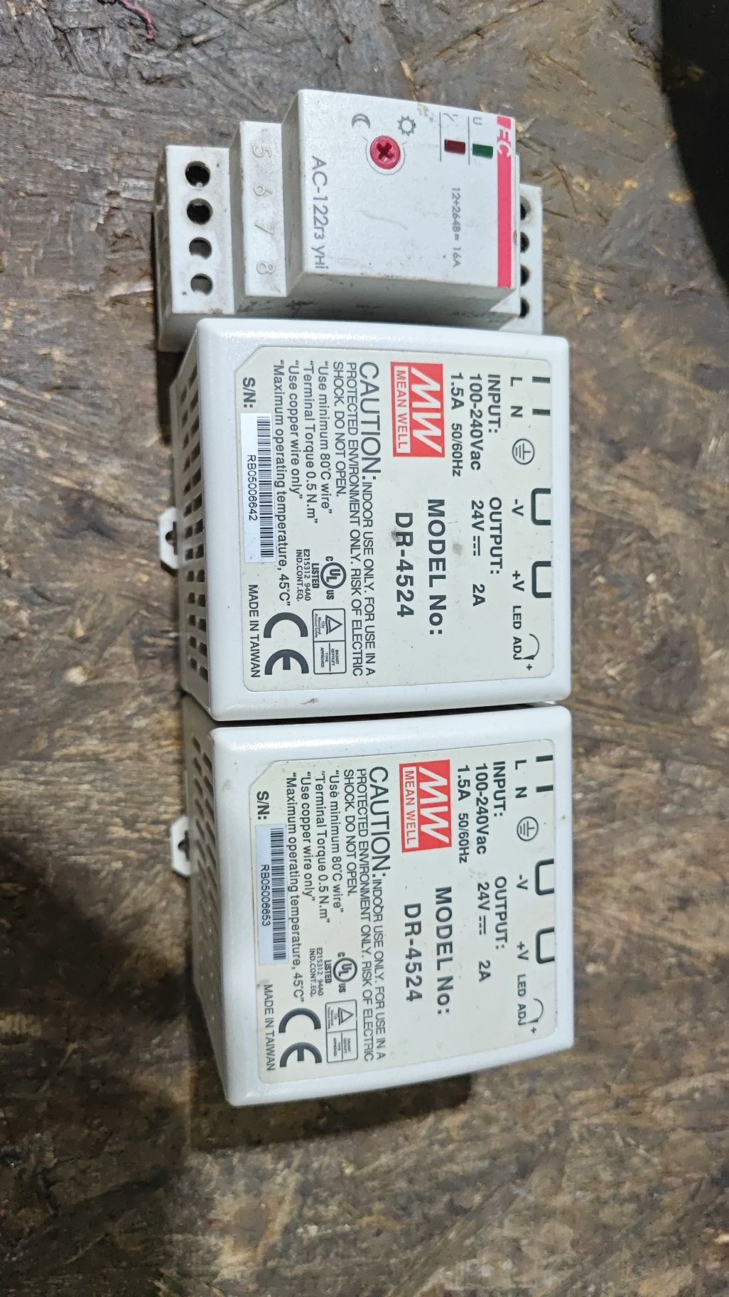 Блок живлення 24v.