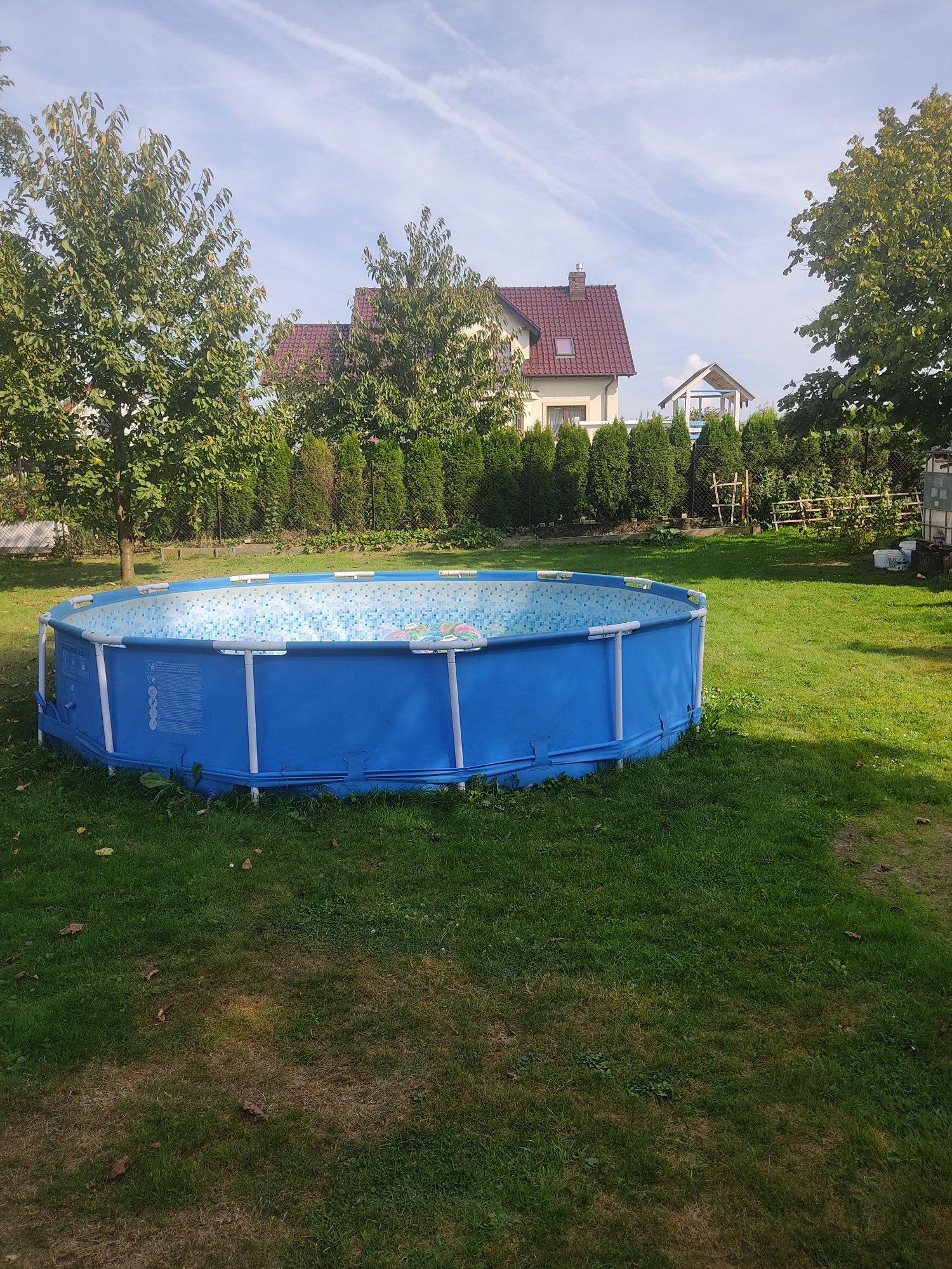 Basen INTEX stelażowy, uszkodzony