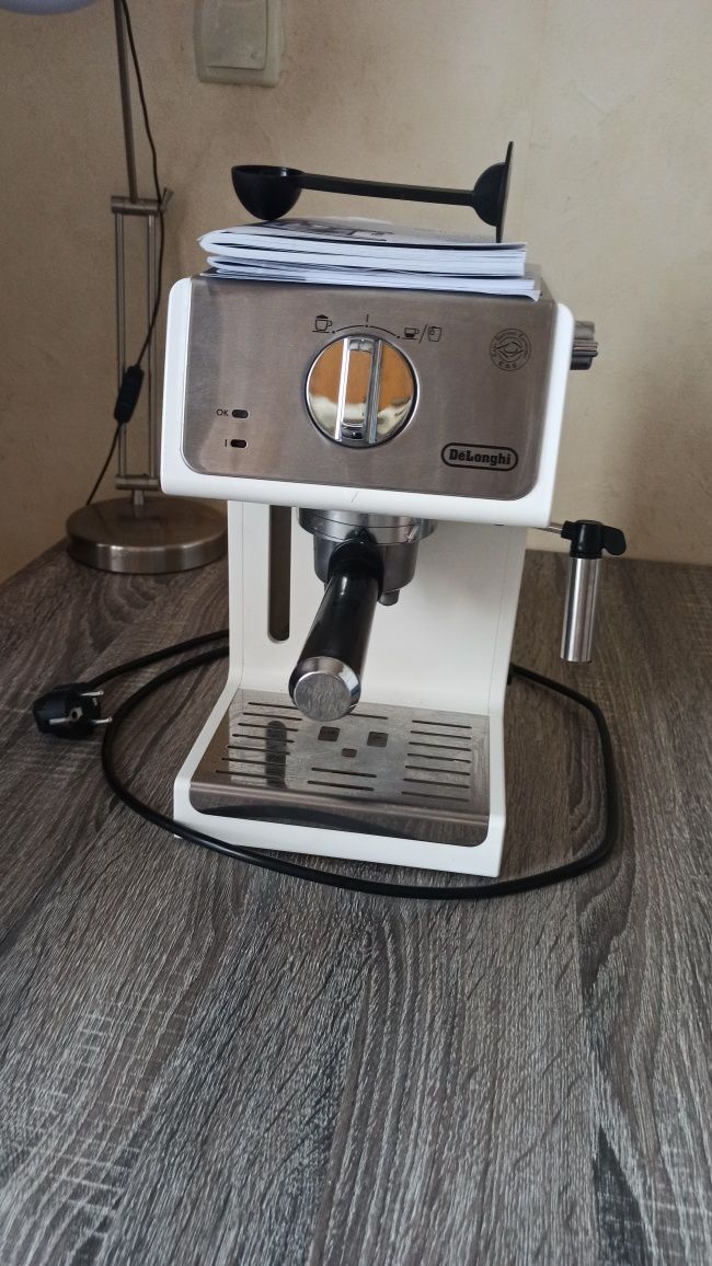 Ріжкова кавоварка DeLonghi ECP 33.21 W