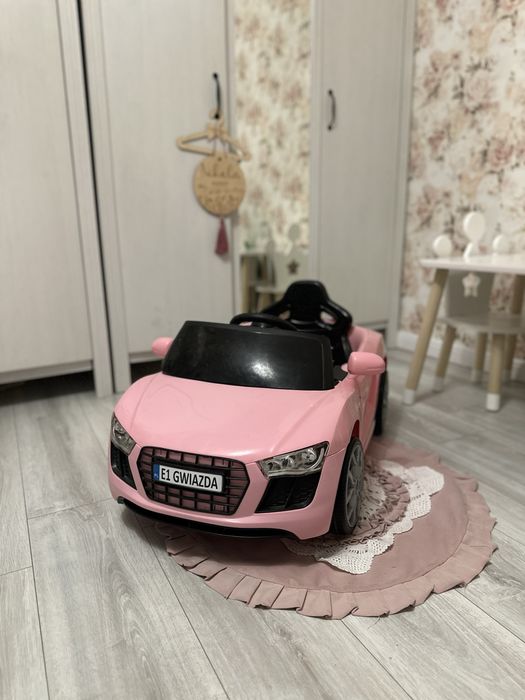 Różowy Samochod na akumulator Audi prezent na gwiazdke swieta roczek